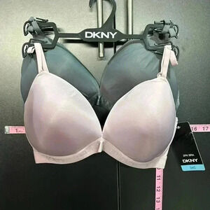 DKNY 2 pack Tee Shirt bras,adjustable straps, soft lightweight padding